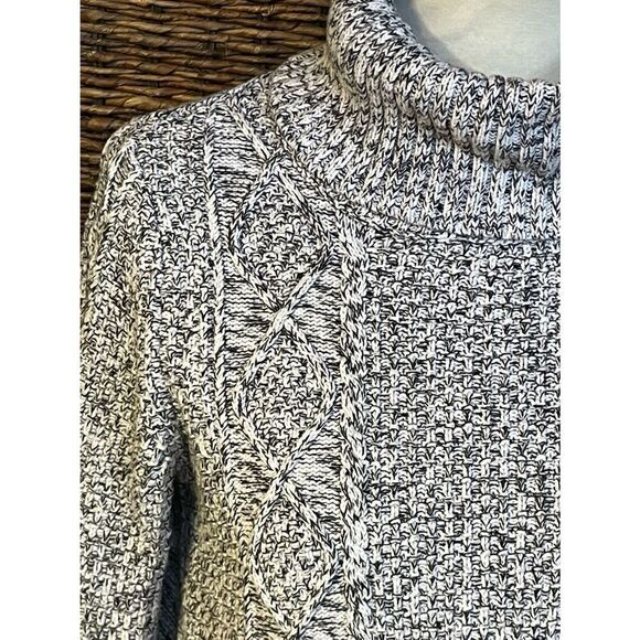 Gap Black and White Cable Knit Turtleneck Sweater Size Small - Picture 4 of 13